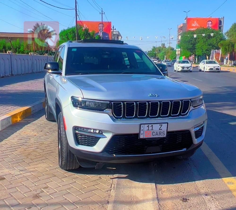 جیپ گراند شیرۆکی